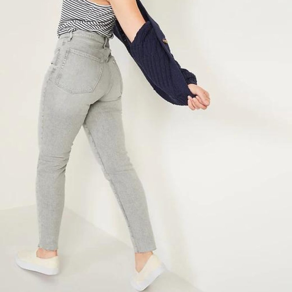 Old Navy High-Waisted O.G. Straight Button-Fly Gray Cut-Off Jeans for Women New - Picture 7 of 7